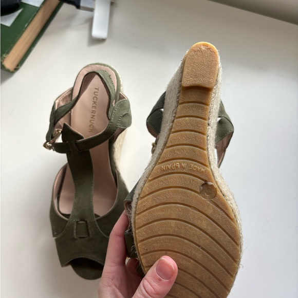 Tuckernuck Olive Wedge Sandals - never worn